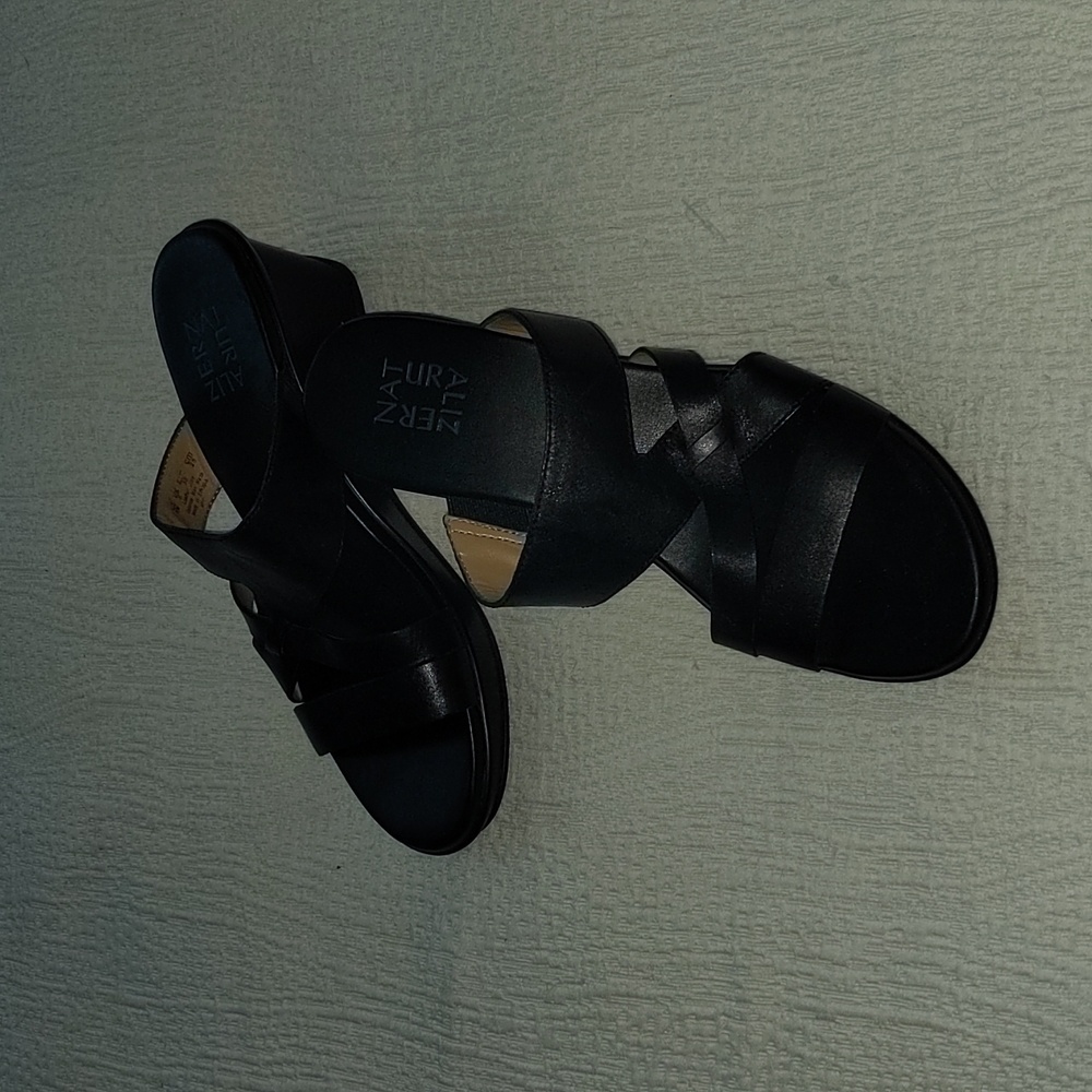 Naturalizer Black Leather Vivy Wedge Sandals Sz 8N